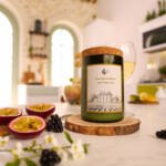 Zoom sur la cire végétale pure d'une bougie parfumée artisanale aux arômes de vin blanc.